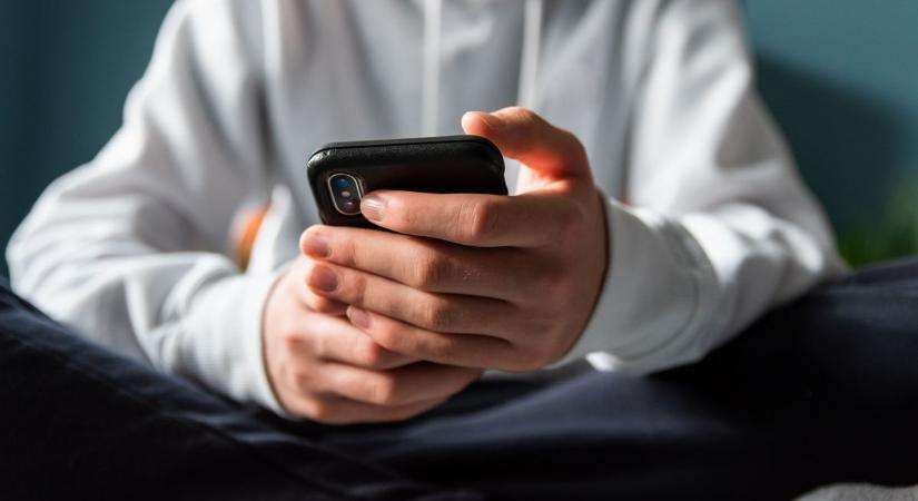 Egyre több a gyanús hívás és a csalási kísérlet, vajon a telefonunk árul el minket?