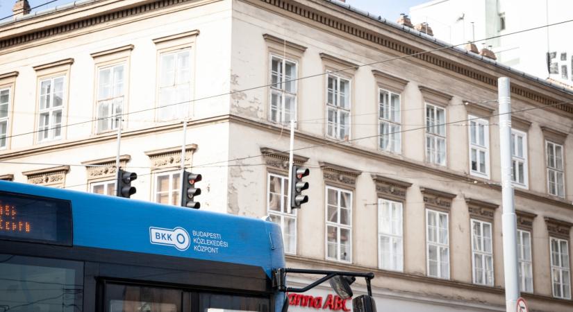 Ismét lángra kapott egy BKV-autóbusz