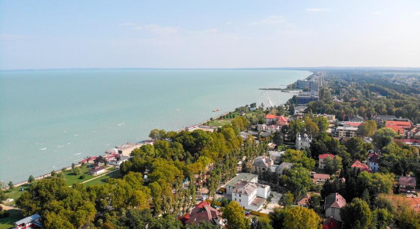 Változik a parkolási rend Siófokon