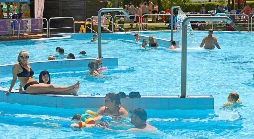 Véget ért a szezon, de van egy jó hírünk: itt még megmártózhatnak a legbátrabb strandolók