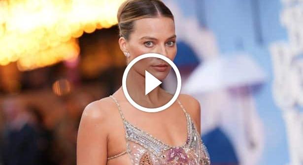 Margot Robbie megállíthatatlan: ezúttal teljesen áttetsző ruhában villantott feneket a vörös szőnyegen