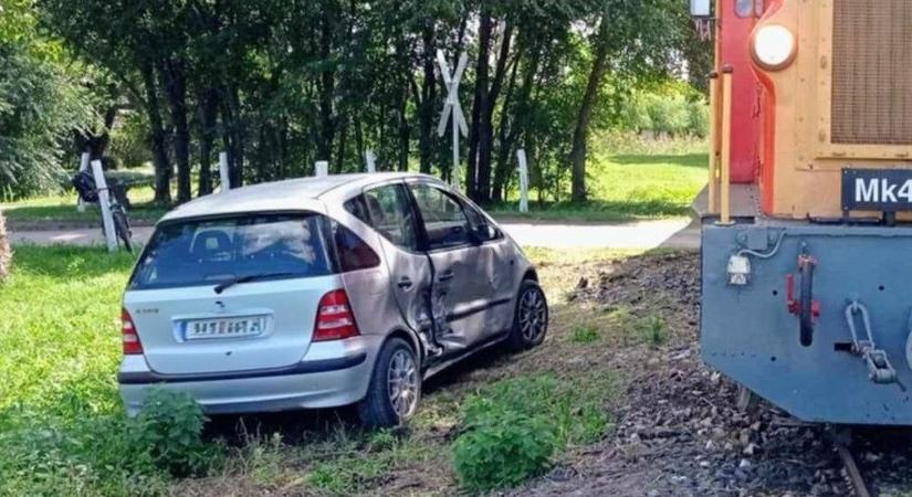 Balaton: vonattal ütközött egy autós