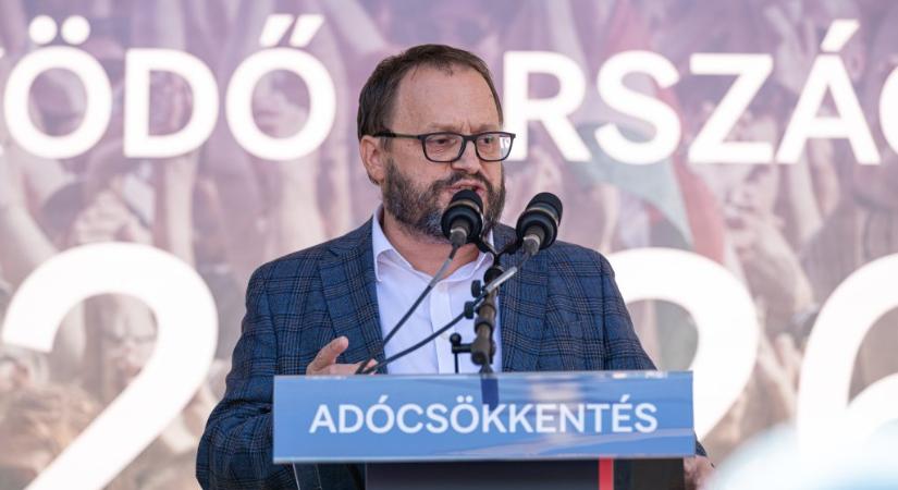 Kármán András, a Tisza gazdasági szakértője: Az adózók húsz százaléka ma hat százalékkal magasabb effektív kulccsal adózik, mint a leggazdagabbak