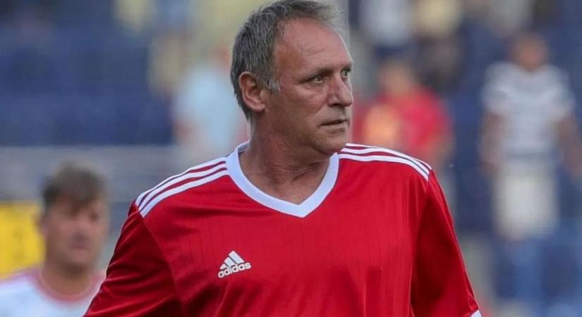 Váczi Zoli – egyébként volt válogatott futballista – megjelent a Tisza-vezér úr vecsési hergelésén és beszélt össze-vissza mindent