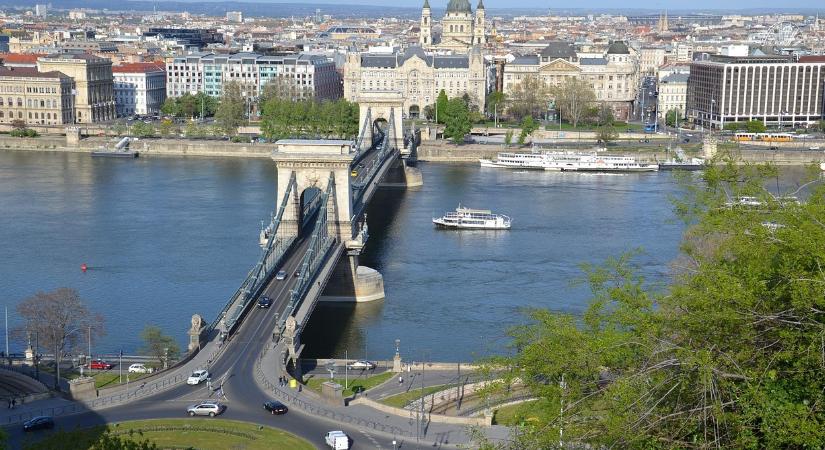 Hatalmas közlekedési káosz várható Budapest belvárosában