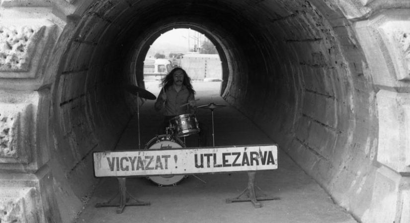 Világ proletárjai, Gazsi bácsi lótetű!