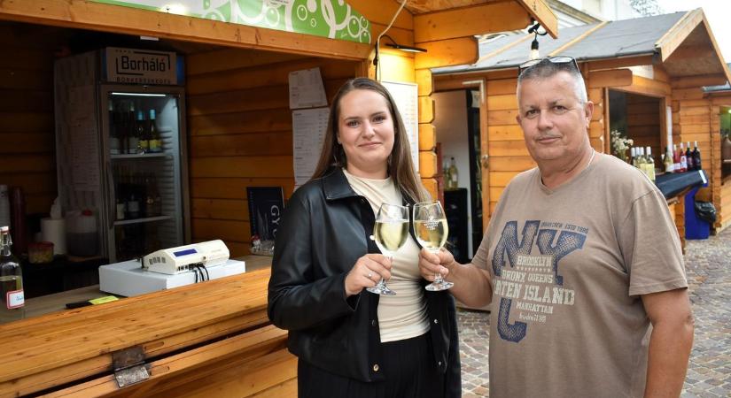 Bor, cicege és muzsika Pápán ( galéria)