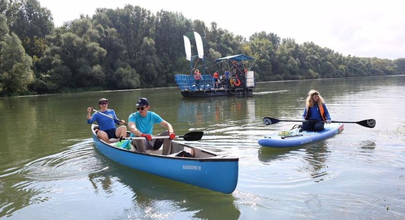 Folyómentő központ is létesült, nekigyürkőztek a Bodrognak - fotókkal
