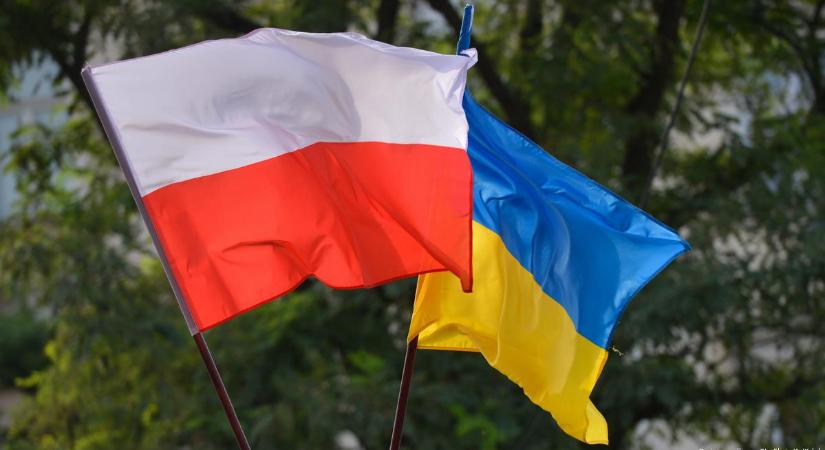 Lengyelország megváltoztatta az ukránok támogatására vonatkozó szabályokat