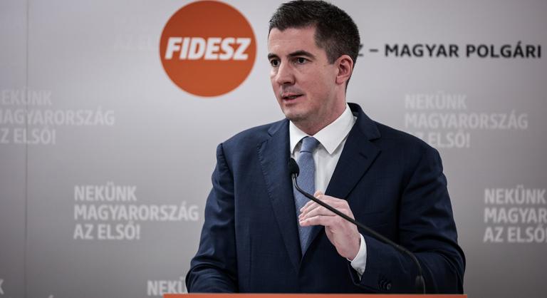 Kocsis Máté olyan bejelentést tett, amitől Magyar Péter „totál idegbe” jön