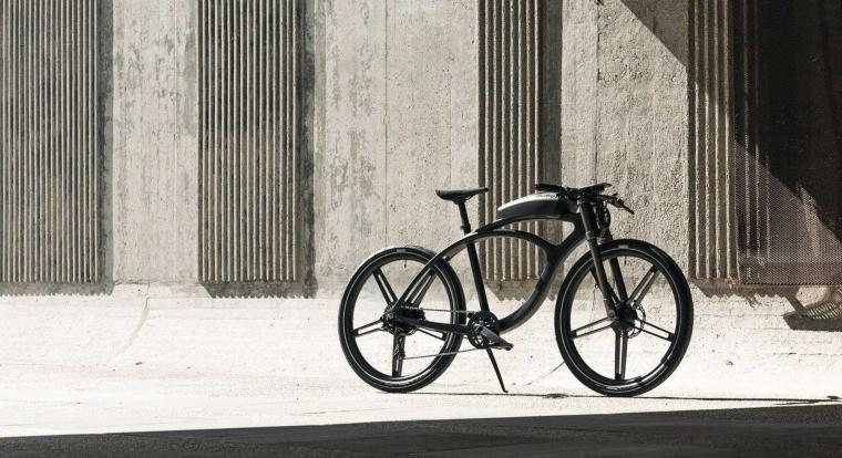 Érezhető terhet jelentenek az e-bike balesetek a brit egészségügynek