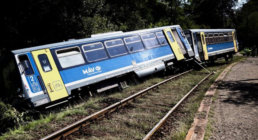 Tragikomédia a kisiklott MÁV szerelvény mentésénél