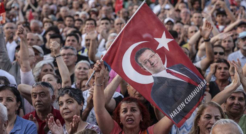 Újabb török ellenzéki polgármestert tartóztattak le