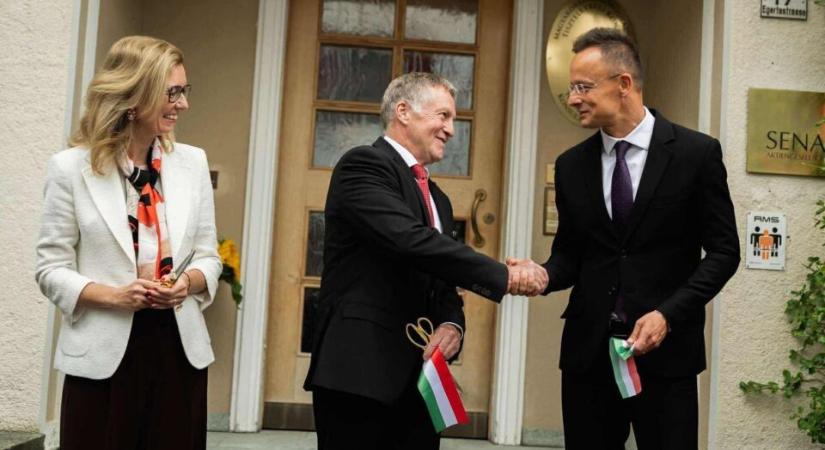 Szijjártó Putyin alfelében: magyar konzulátus nyílt Liechtensteinben