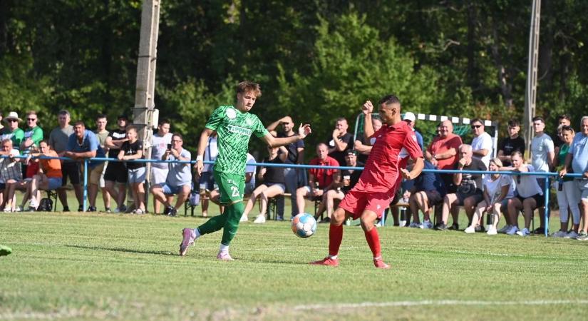 Így várták Böde Dánieléket Szajolban – az első képek a futballünnepről
