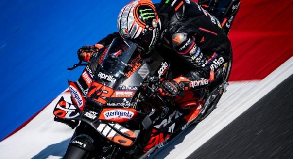 Marquez eldobta, Bezzecchi nyerte a sprintet