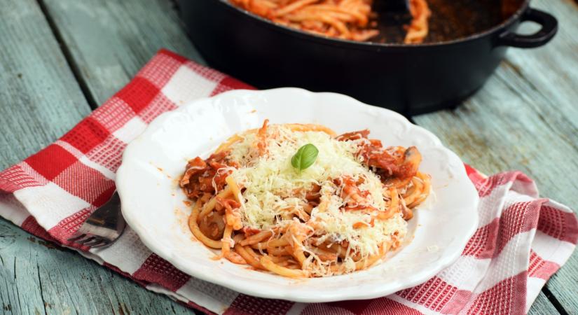 7 megunhatatlan retró recept: a miláni makarónit és a menzás piskótát sem hagytuk ki!