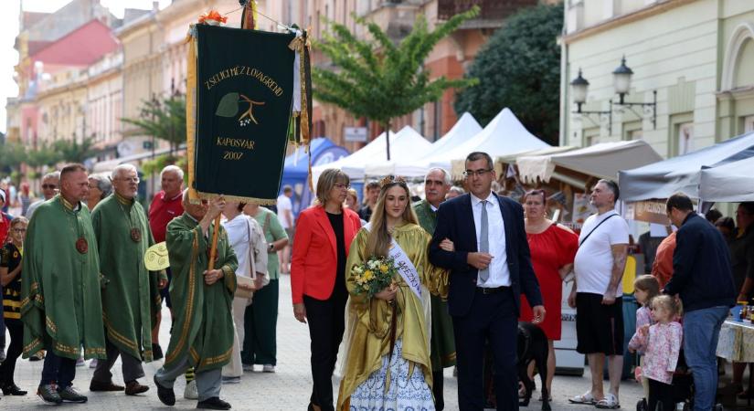 Mézillat lengte be Kaposvárt – ismét a méhek fővárosa lett a város
