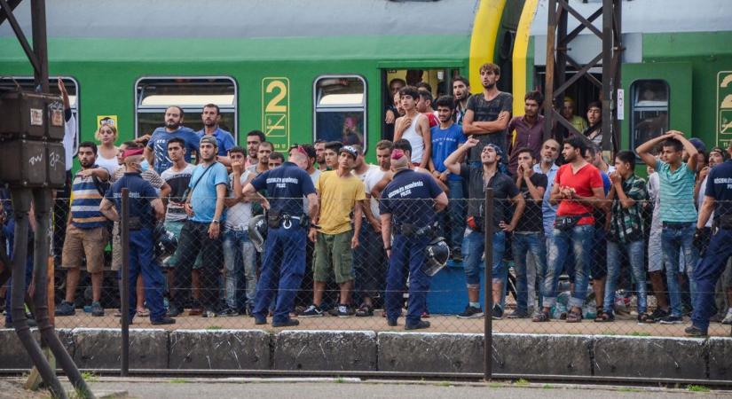 Tíz éve történt a dráma: így nézett ki Bicske a migrációs válság idején fotók