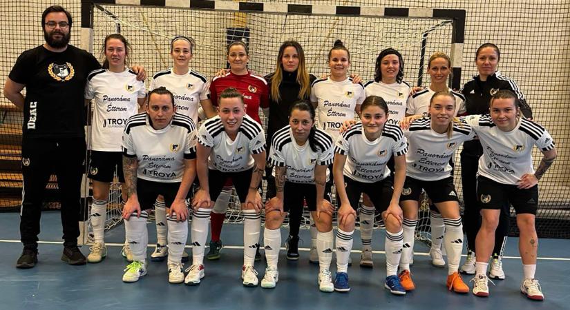 Mezőnyjátékos védte a kaput, mégis hengereltek a DEAC női futsalosai
