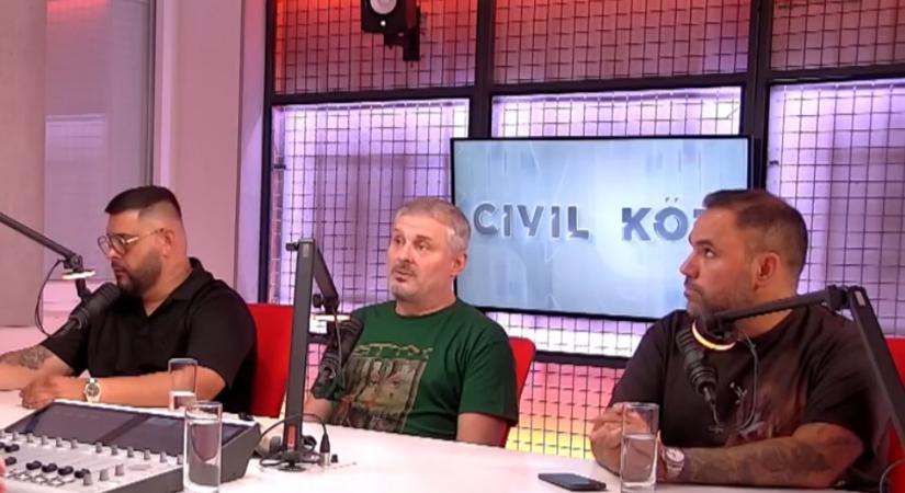 Civil kör – Orbán Viktor felakasztásáról verselt Krúbi a péntek esti koncertjén  videó