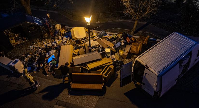 Fura alakok járják a napokban Pécs utcáit, autókból figyelnek!