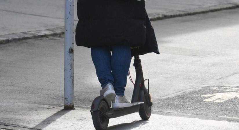Tényleg ilyen veszélyes az elektromos roller? Alig telt el nap sérülések nélkül