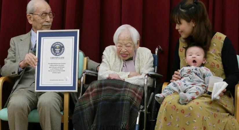 Pillanatokon belül meglehet a százezredik százéves japán