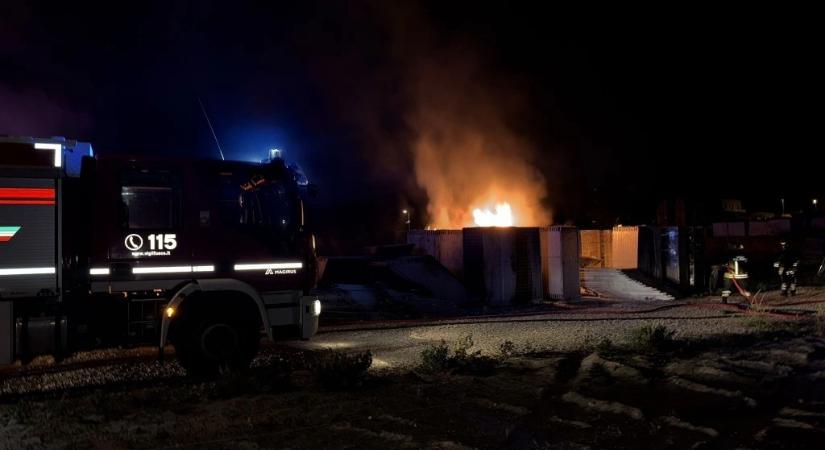 Ötezer napelemet gyújtottak fel a neoludditák Olaszországban