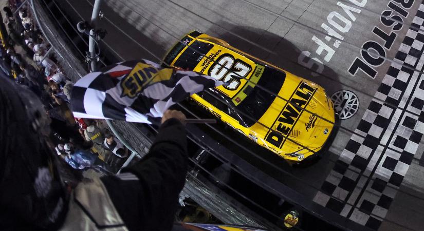 60 éve nem volt olyan futam a NASCAR-ban, mint a mostani playoff-szakaszfinálé Bristolon