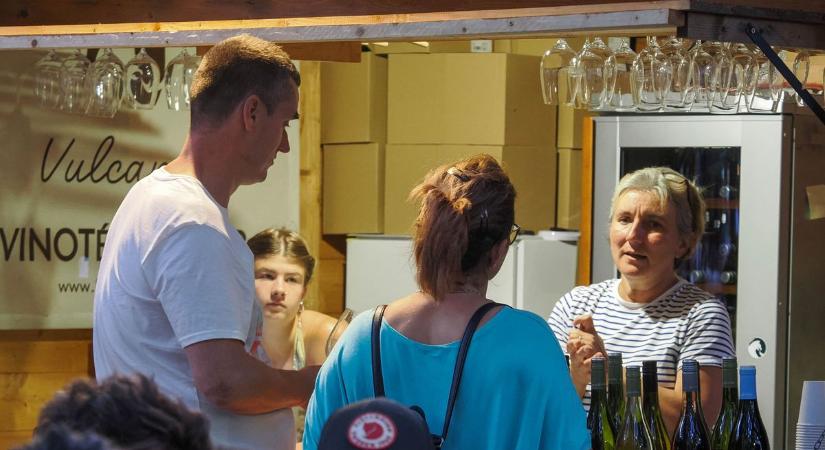 Ünnepi hangulatban folytatódik a szüreti hétvége Badacsonytomajon (galéria)