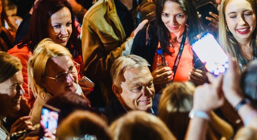 Sátoraljaújhelyen Orbán Viktort rocksztárként fogadták