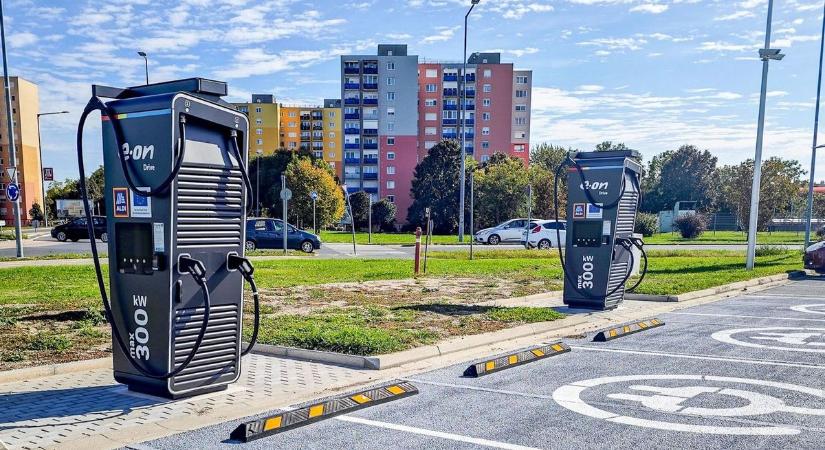 Hány elektromos töltő állomás működik Vasban? Itt a válasz!