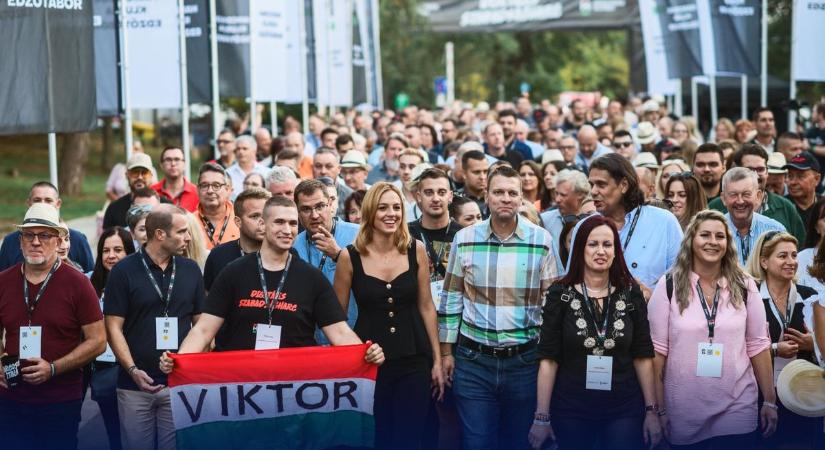 A politológus szerint erős és összetartó politikai közösség áll a Fidesz mögött