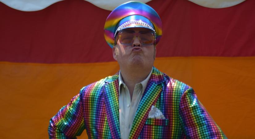 Kórházba került Elton John