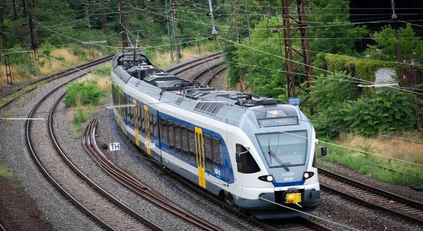 Hadházy Ákos: Egy frissen felújított vasúti vonalon nem működik egy biztonsági berendezés