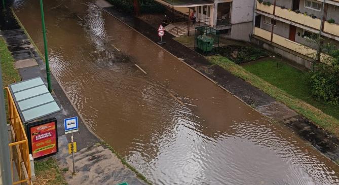 Villámárvizet hozott a front Dunaújvárosba