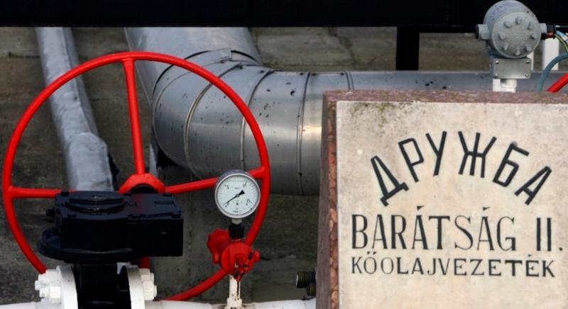 Szépülő Hatvanpuszta, kivéreztetett gyermekvédelem és az orosz olaj, amelyről a kormány nem akar leválni