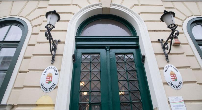 A vádlottak 31 embertől több mint 200 millió forintot csaltak ki – a sértettek a semmiért fizettek