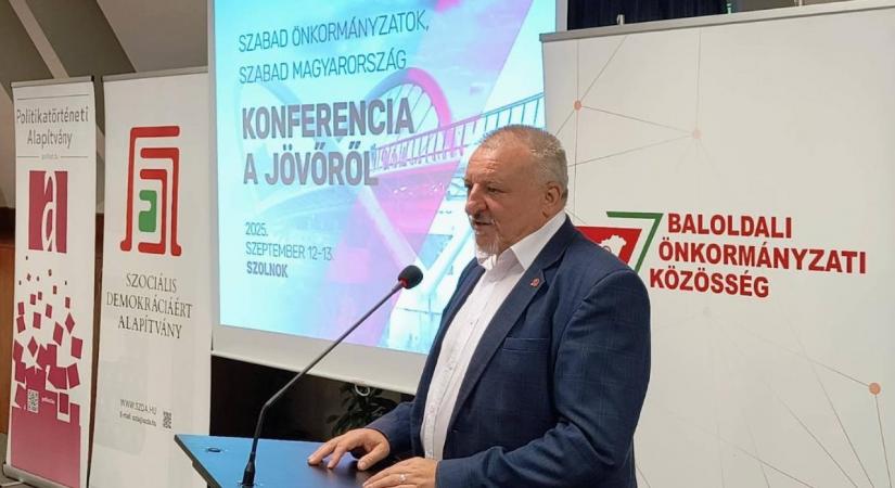 Orbánék fekete napja: Szolnokon lázadtak fel Orbánék ellen az ország önkormányzati vezetői