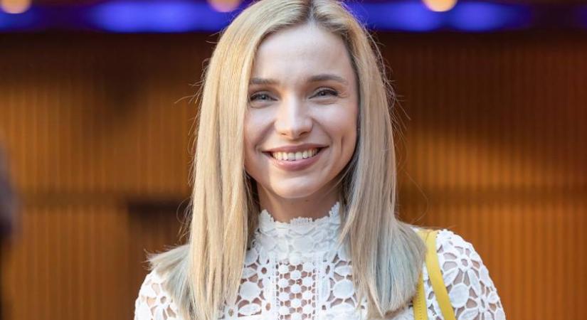 „Anyám, ez bomba forma”: Dobos Evelin bikinis fotósorozatán beájult mindenki