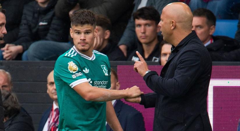 Burnley–Liverpool: Slot vallott, ezért cserélte le Kerkezt már a 38. percben