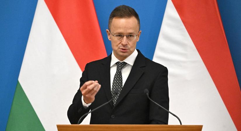 Szijjártó Péter: Semmilyen külső hatalom nem erőszakolhat ránk migránsokat