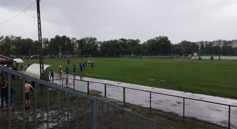 Vihar miatt félbeszakadt a Martfű mérkőzése, tizenegyespárbajban dőlt el a továbbjutás