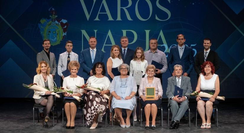 Díjazta a hajdúváros az érte tevékenykedő polgárait