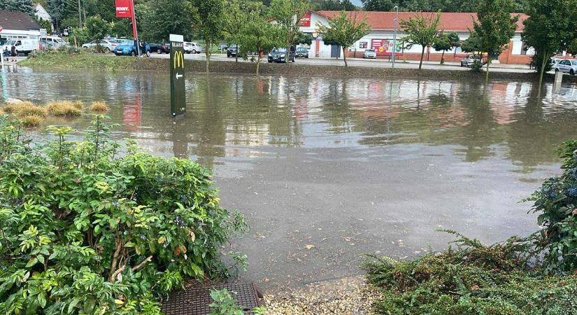 Felhőszakadás bénította meg Dunaújvárost