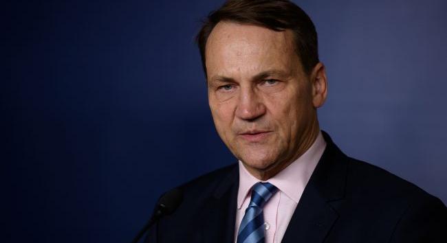 Ukrán drónkezelők fognak lengyel katonákat kiképezni drónelfogásra a NATO központban – Sikorski