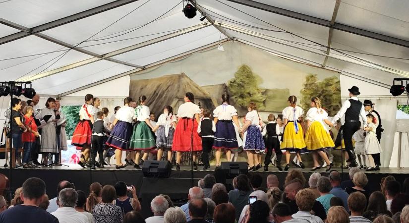 Minden táncos ott volt a színpadon a Baki Pántlika ünnepén