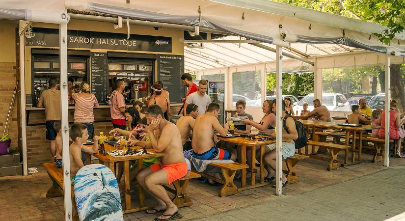 Ennyiért pihentek a magyarok idén nyáron – az utószezon is pörög