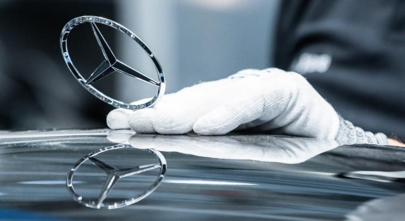 Cáfolja a Mercedes, hogy BMW-motorokat akanak használni